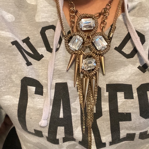 Western Style Necklace - Picture 3 of 4